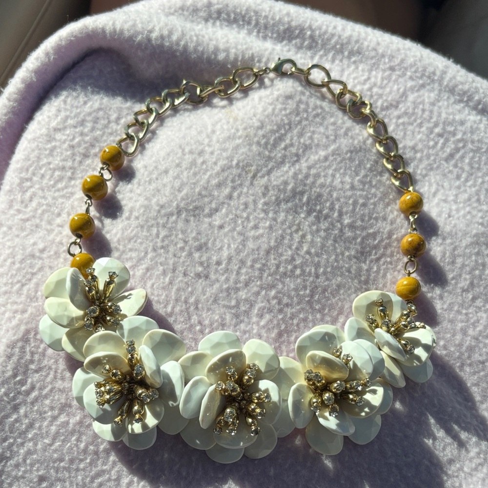 Anthropologie White and Gold Floral Necklace